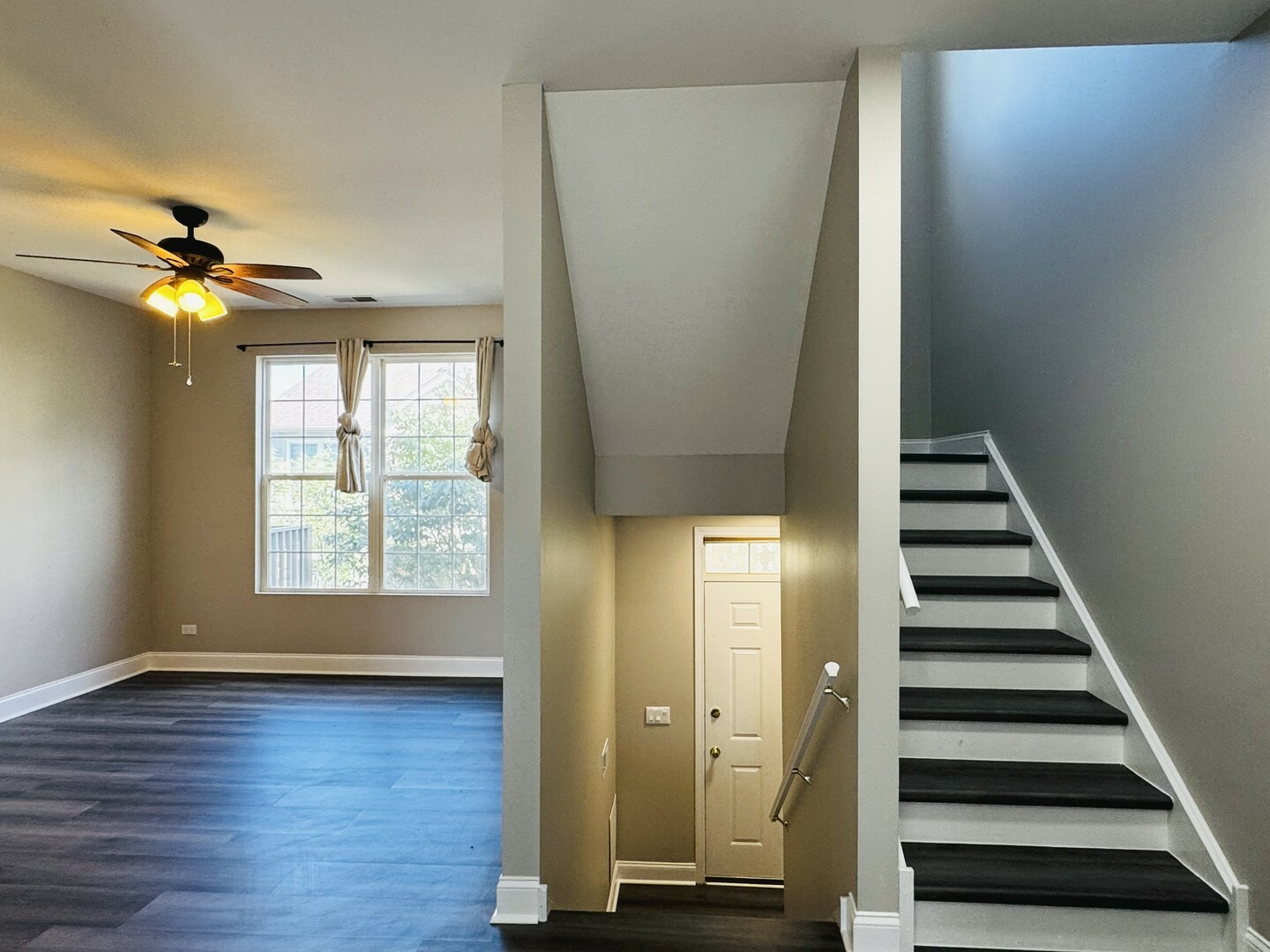 Property Photo: 751 Cherry Creek Drive 751 IL 60030