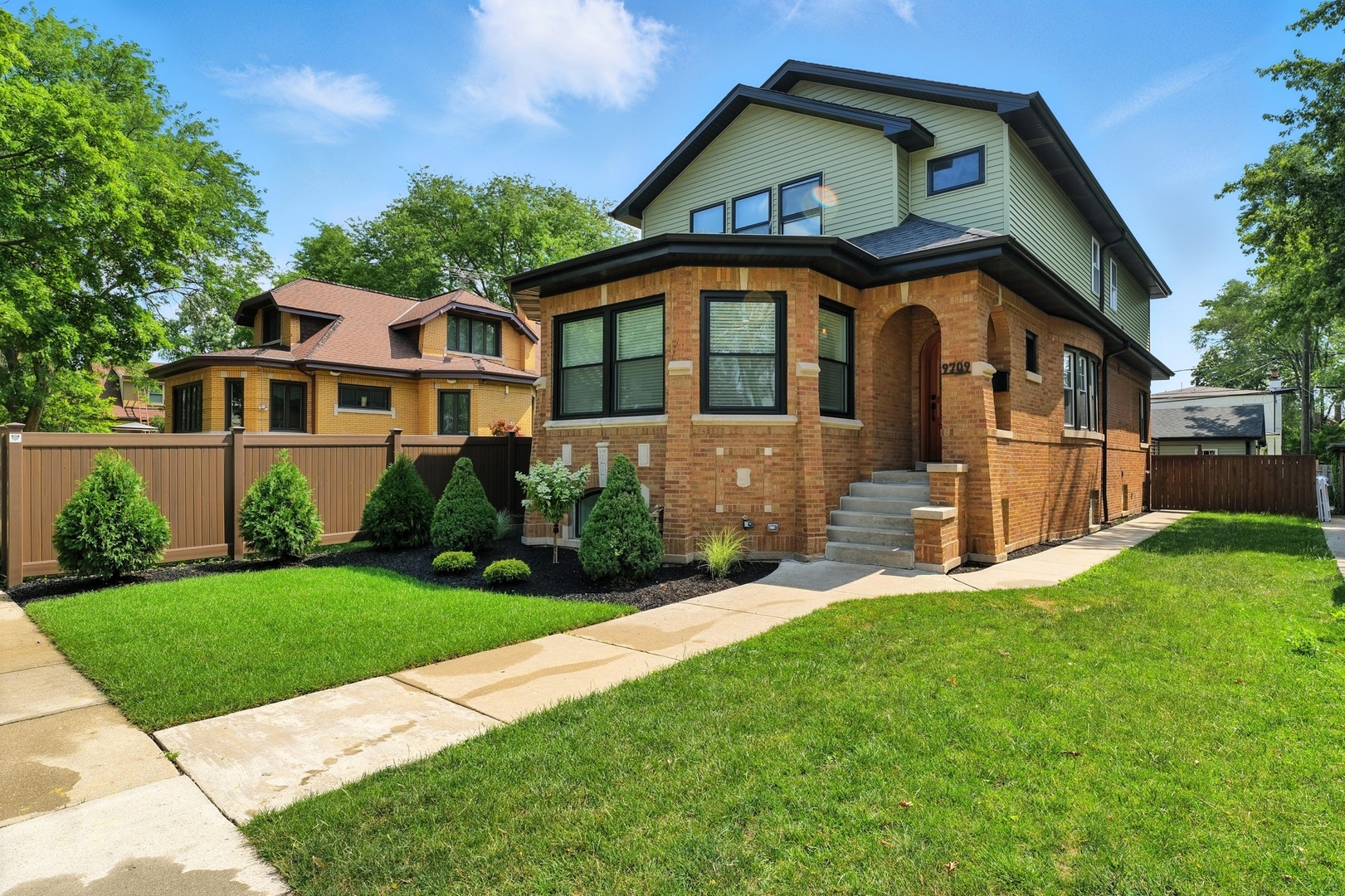 Property Photo: 9709 S Leavitt Street IL 60643