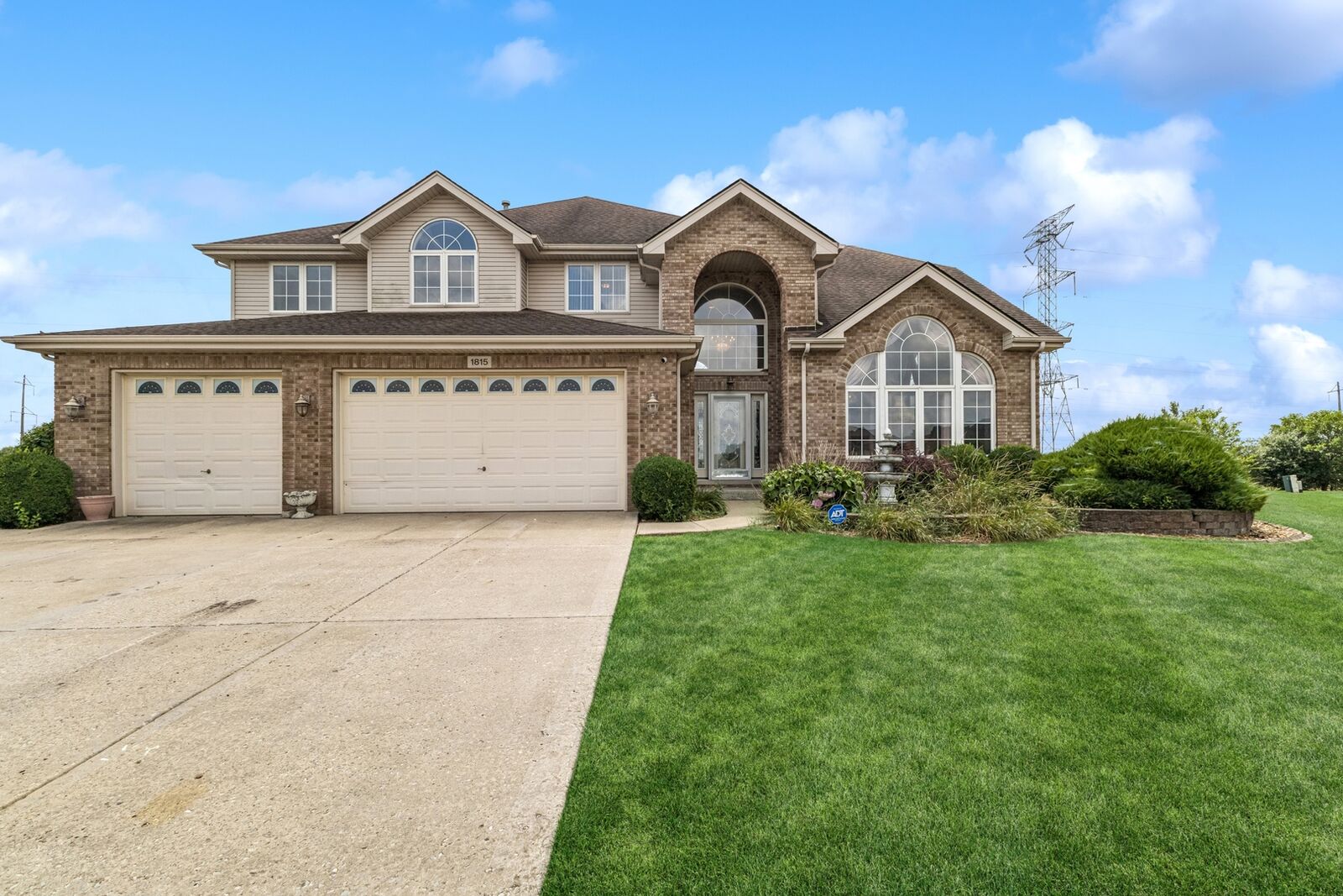 Property Photo:  1815 Covenant Lane  IL 60411 