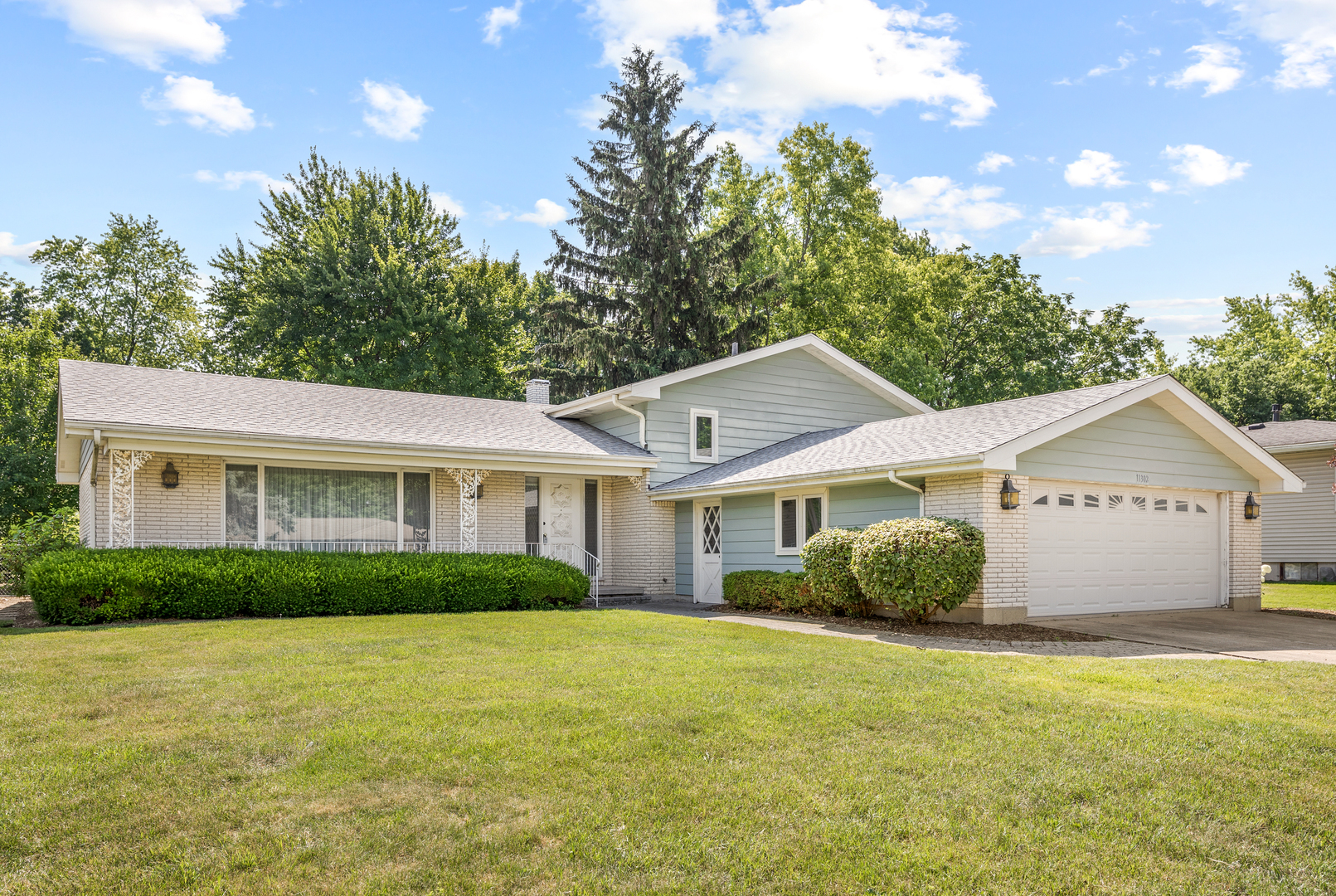 Property Photo: 11302 Sunset Lane IL 60142