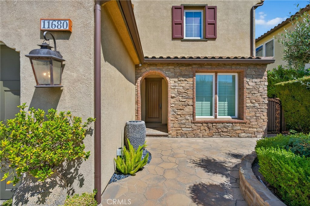 Property Photo: 11680 Cetona Way CA 91326