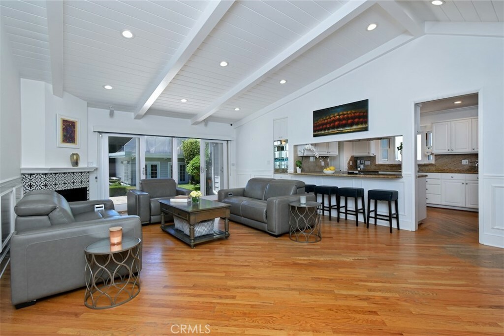 Property Photo: 4161 Dixie Canyon Avenue CA 91423