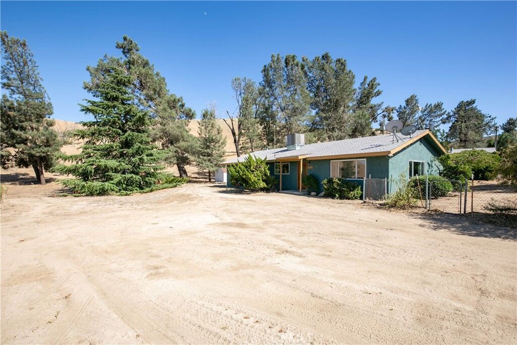 Property Photo: 46404 Kings Canyon Road CA 93536