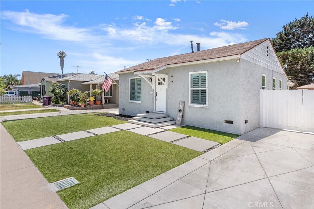 Property Photo:  6171 John Avenue  CA 90805 