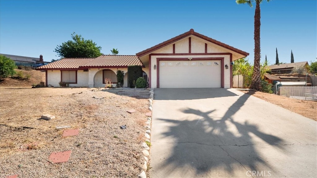 Property Photo: 11404 Tropic Court CA 92557