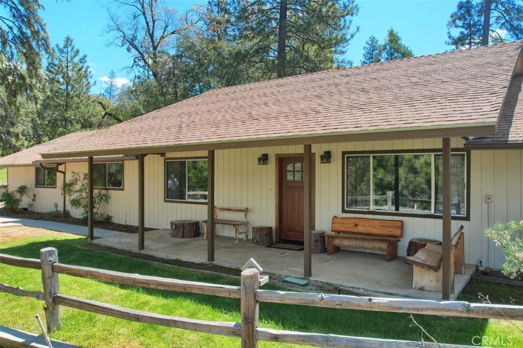 Property Photo: 50986 Road 632 CA 93644
