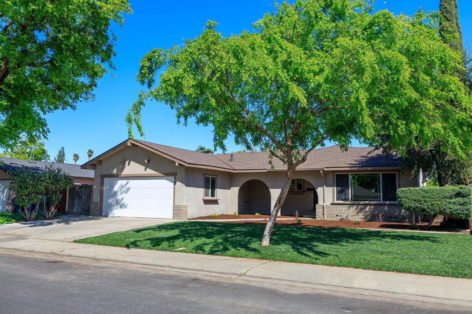 Property Photo: 2404 San Domingo Way CA 95355