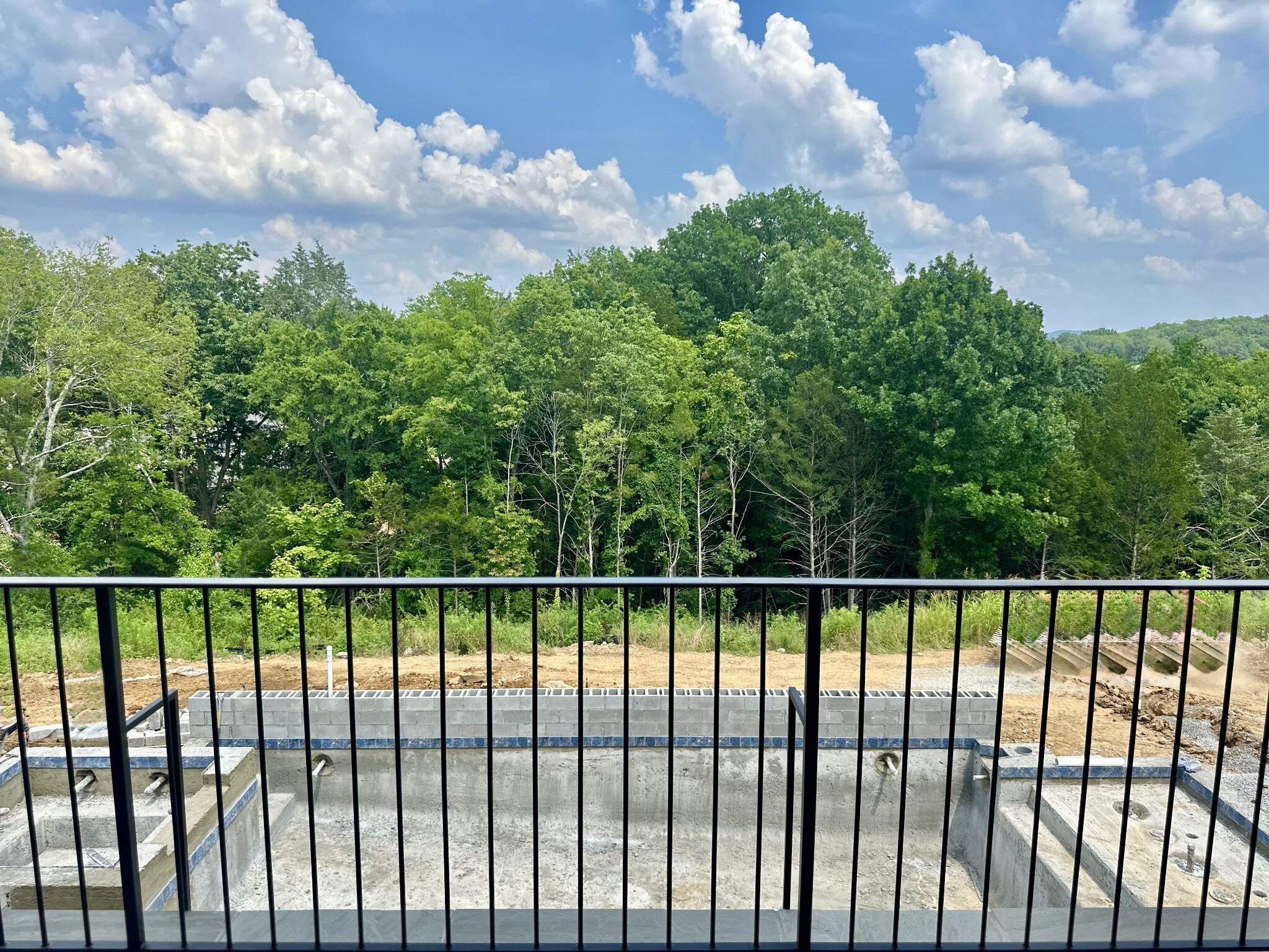 Property Photo: 1656 Heartwood Ln TN 37027