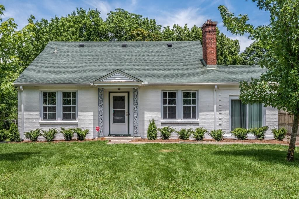 Property Photo:  918 Sutton Hill Rd  TN 37204 