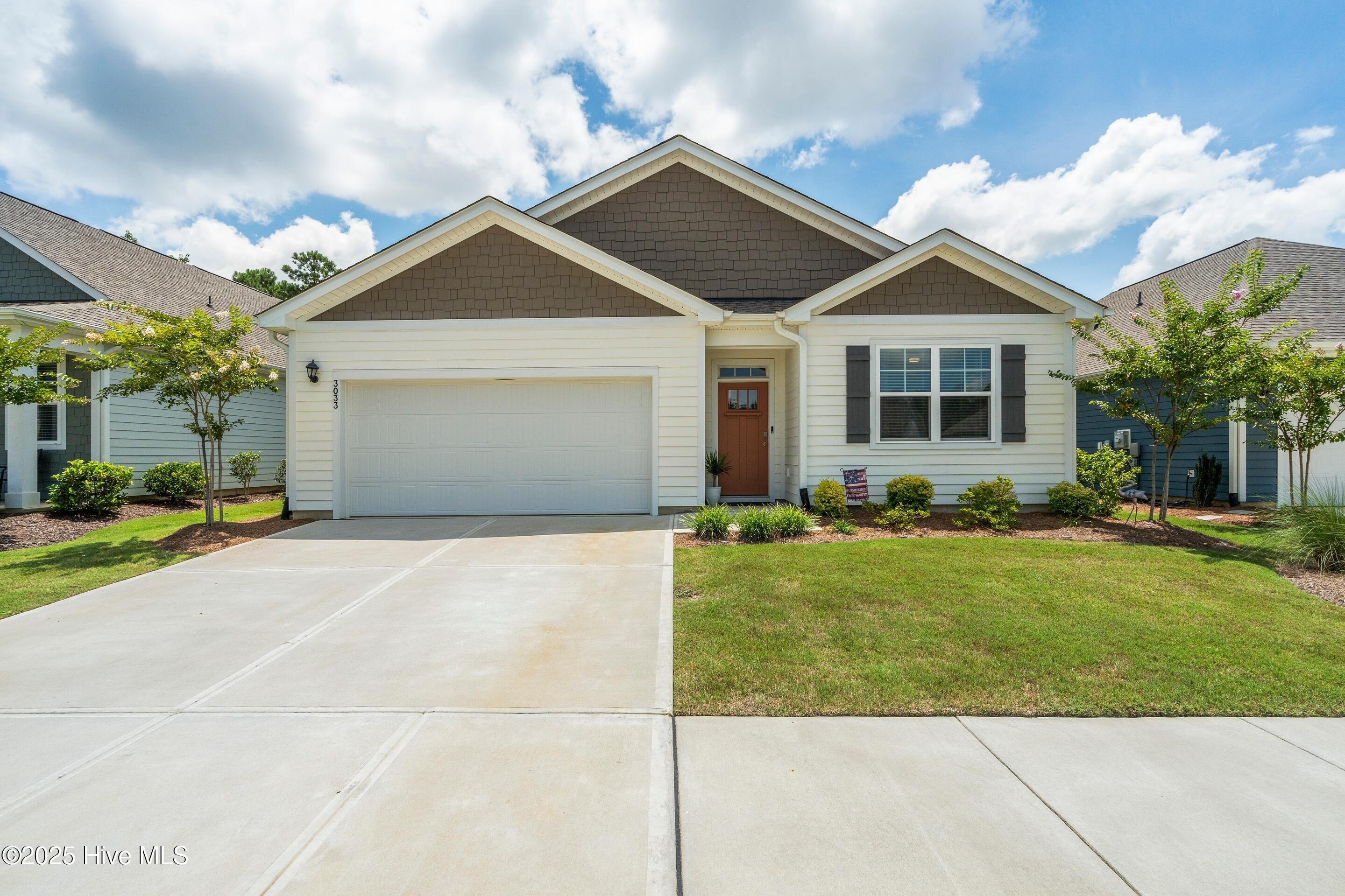 Property Photo: 3033 Lochgreen Circle NC 28451