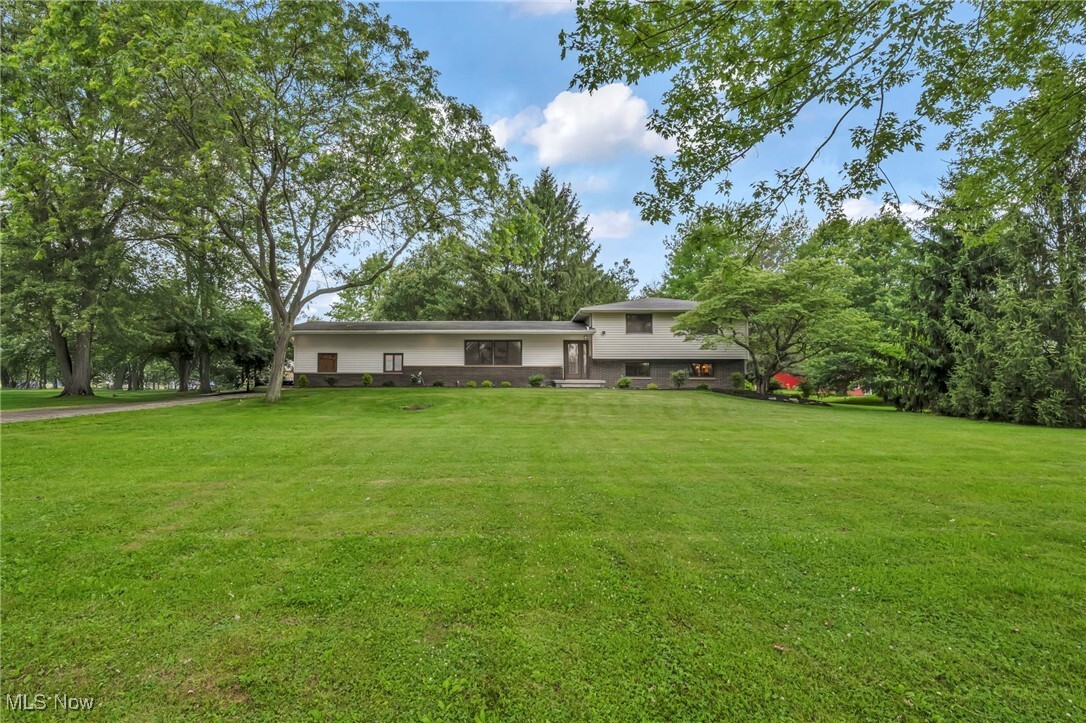 Property Photo:  13962 Quarry Road  OH 44074 