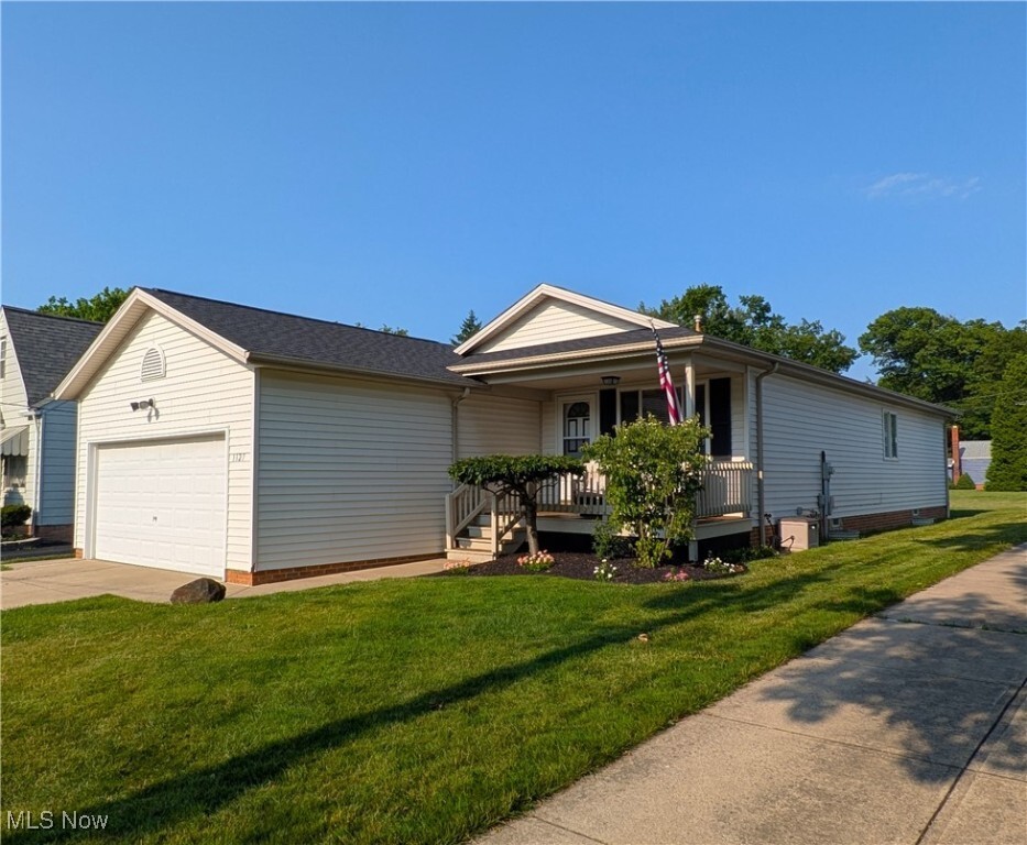Property Photo: 1127 Mayfield Ridge Road OH 44124