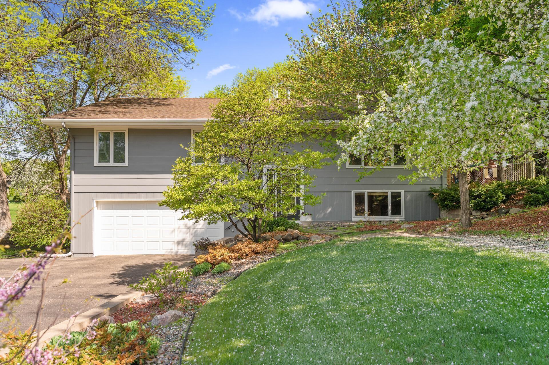 9610 28th Avenue N  Plymouth MN 55441 photo