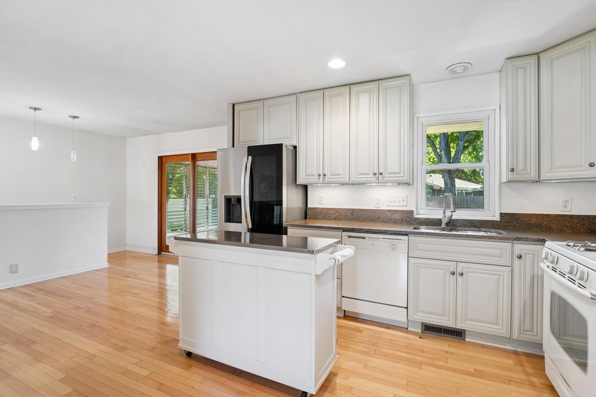 Property Photo:  3142 Boone Avenue N  MN 55427 
