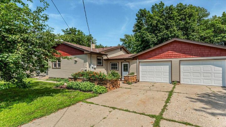 Property Photo: 167 Poplar Avenue N MN 55302
