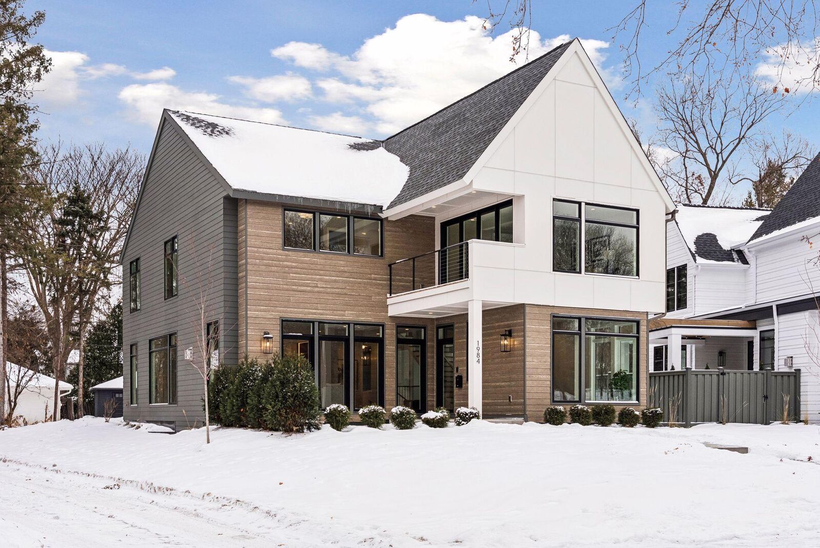 Property Photo:  1984 Kenwood Parkway  MN 55405 