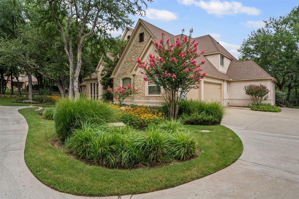 Property Photo: 4224 Estancia Way TX 76108