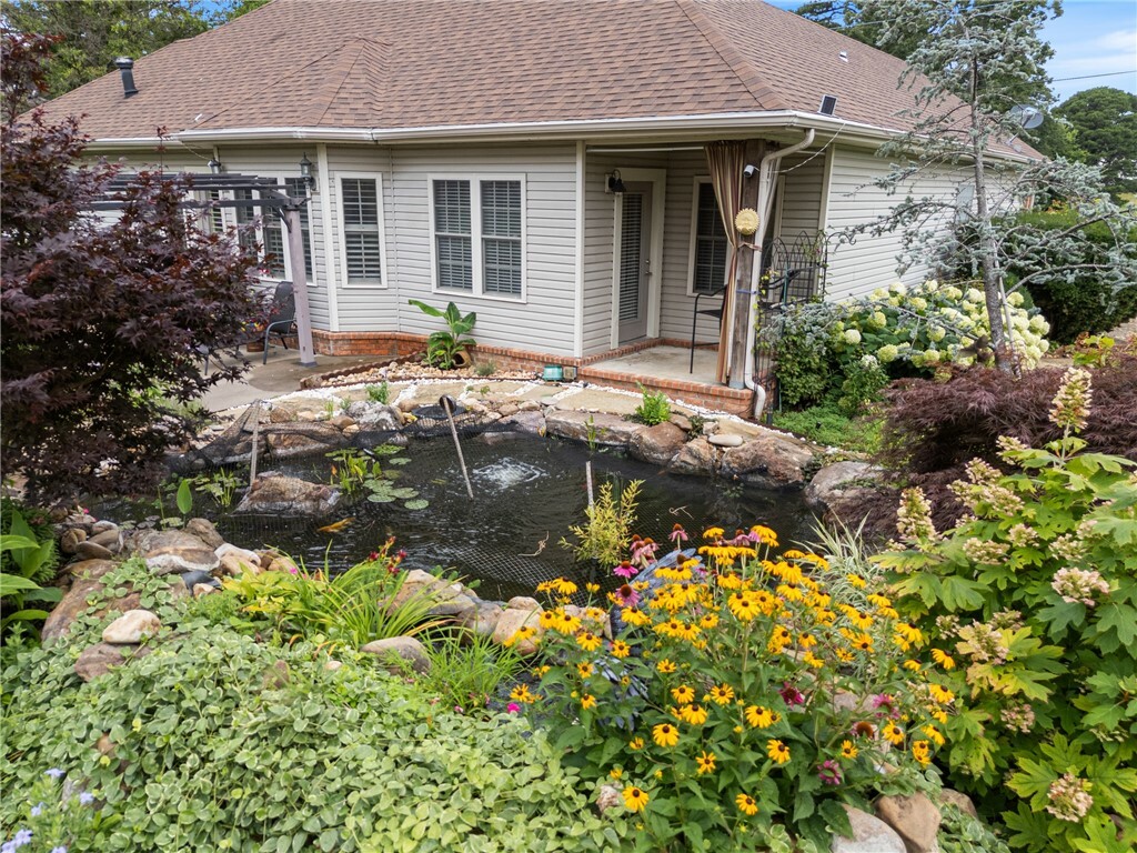 Property Photo: 47 La Quinta Loop Unit 9 Holiday Island AR 72631