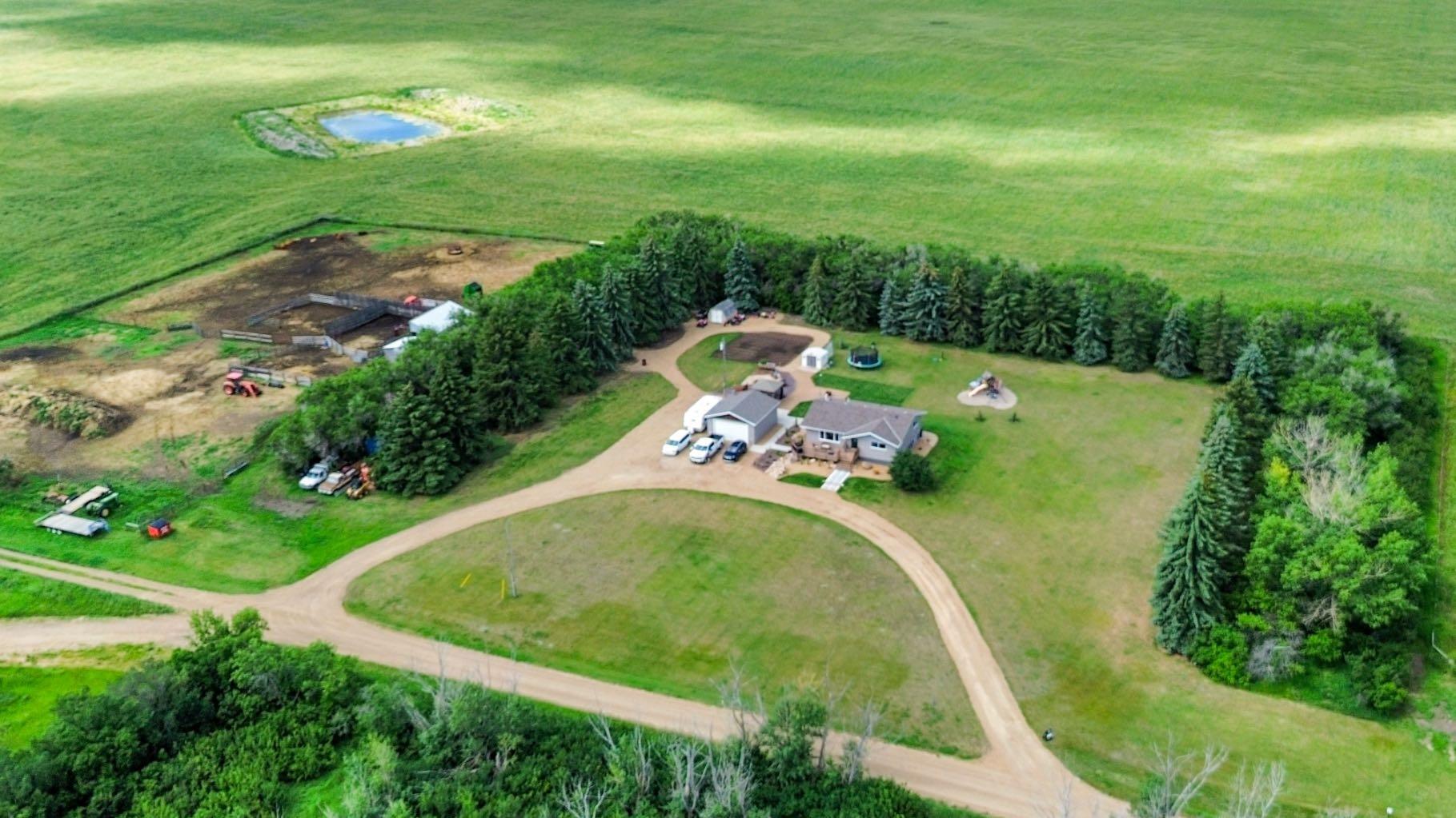 Property Photo:  320156 Rr181  AB T0J 0W0 