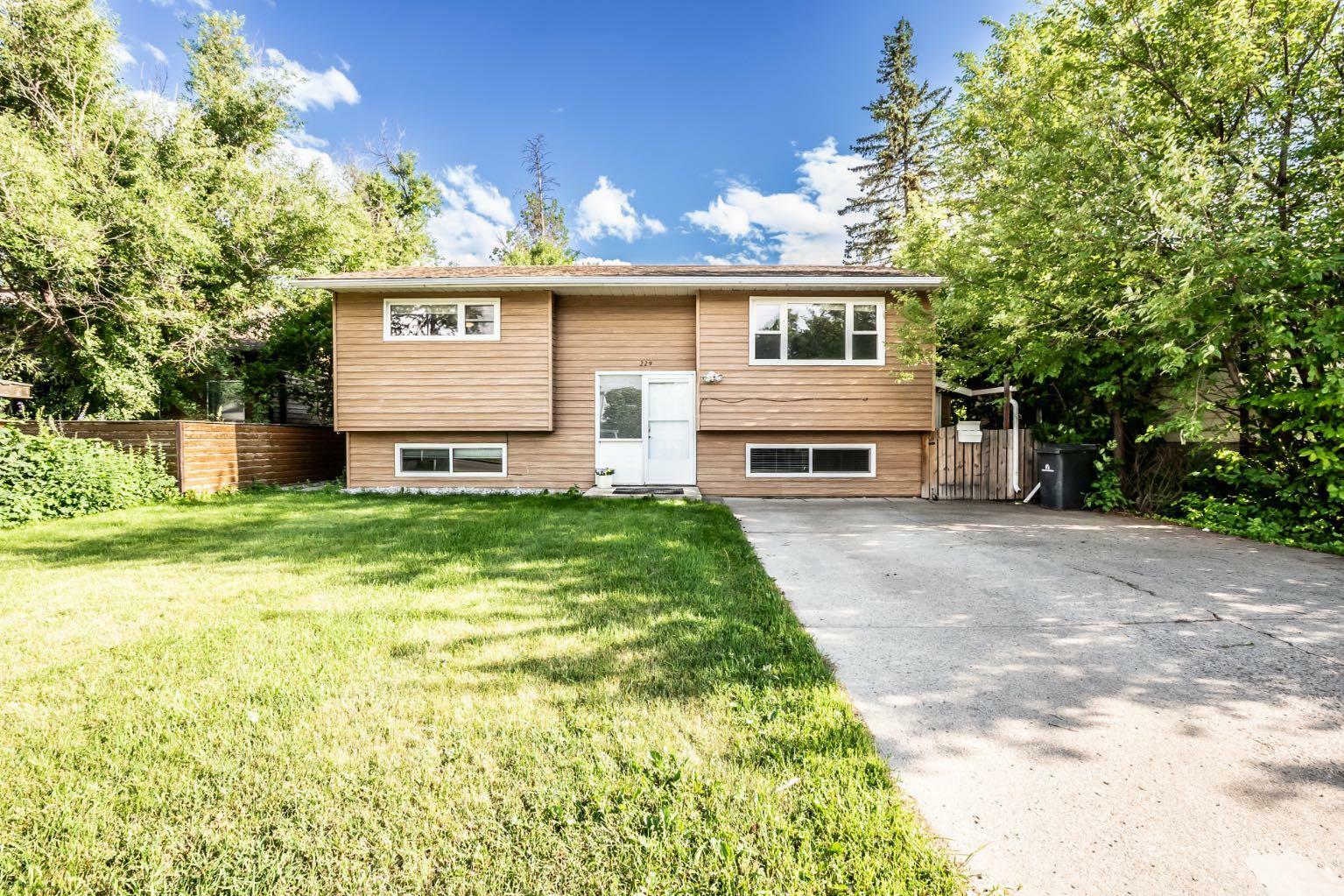 229 3 Avenue SE  High River AB T1V 1H4 photo