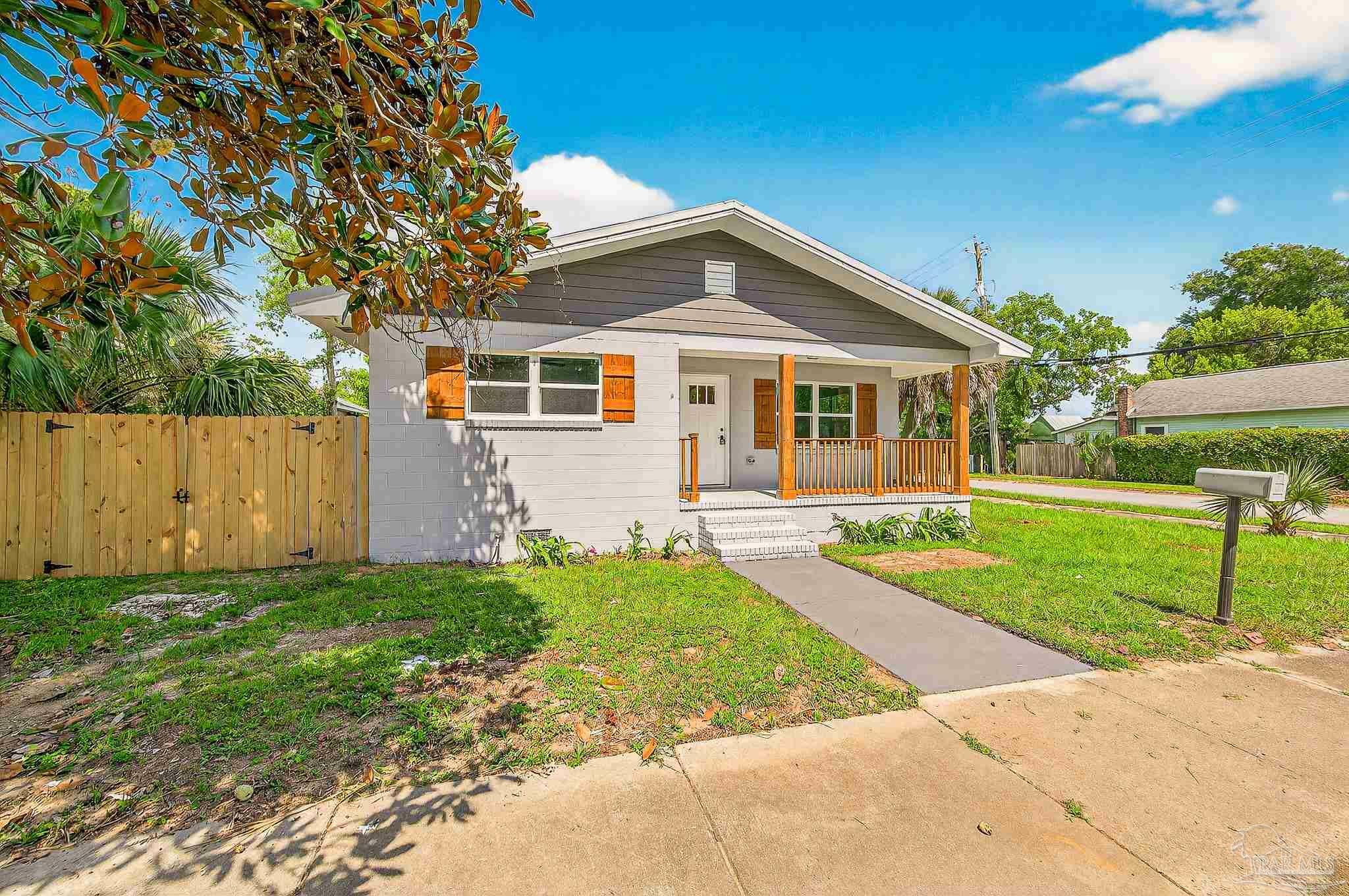 Property Photo: 1002 N 7th Ave FL 32501
