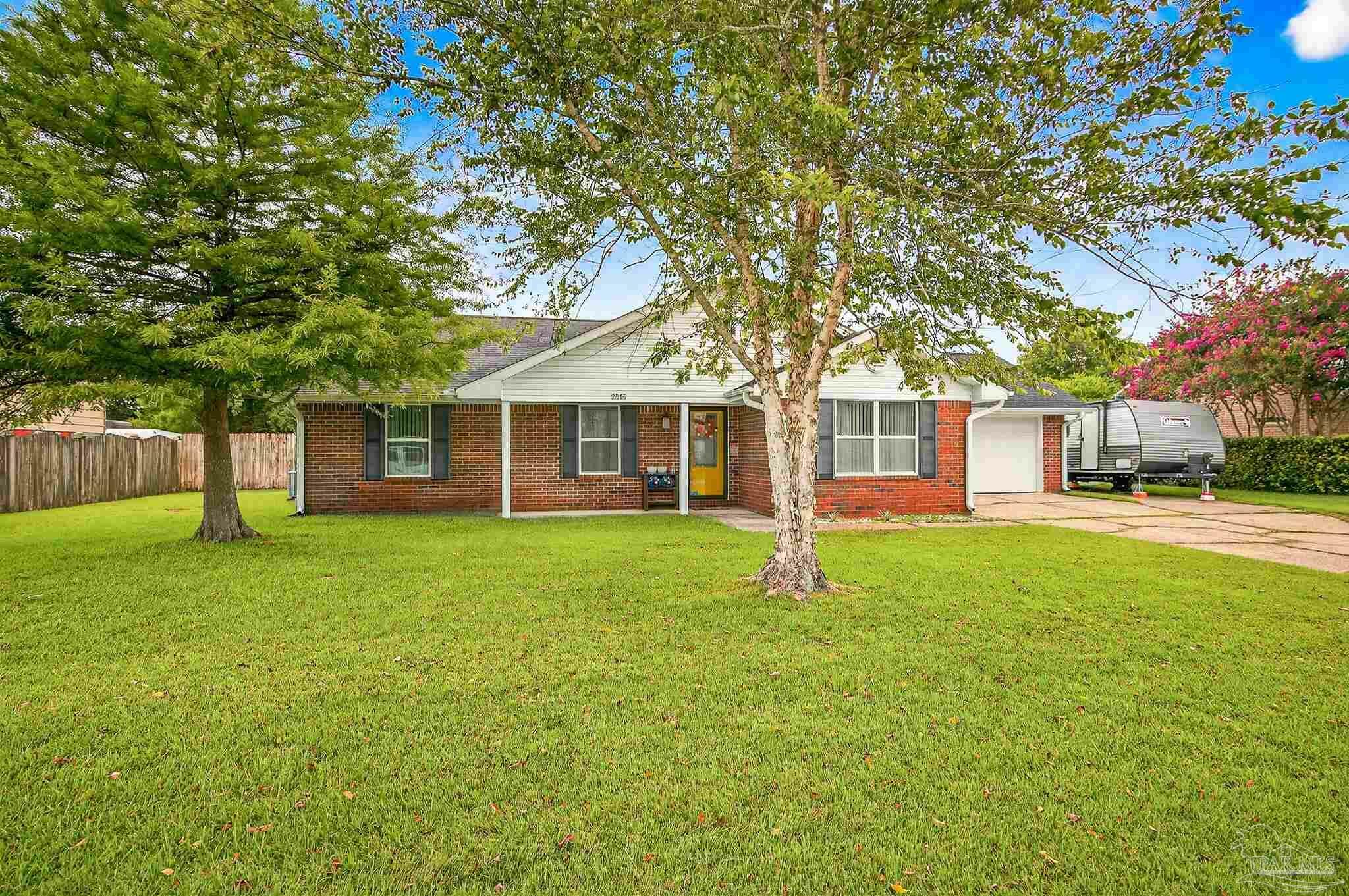 Property Photo: 2215 Cricket Ridge Dr FL 32533