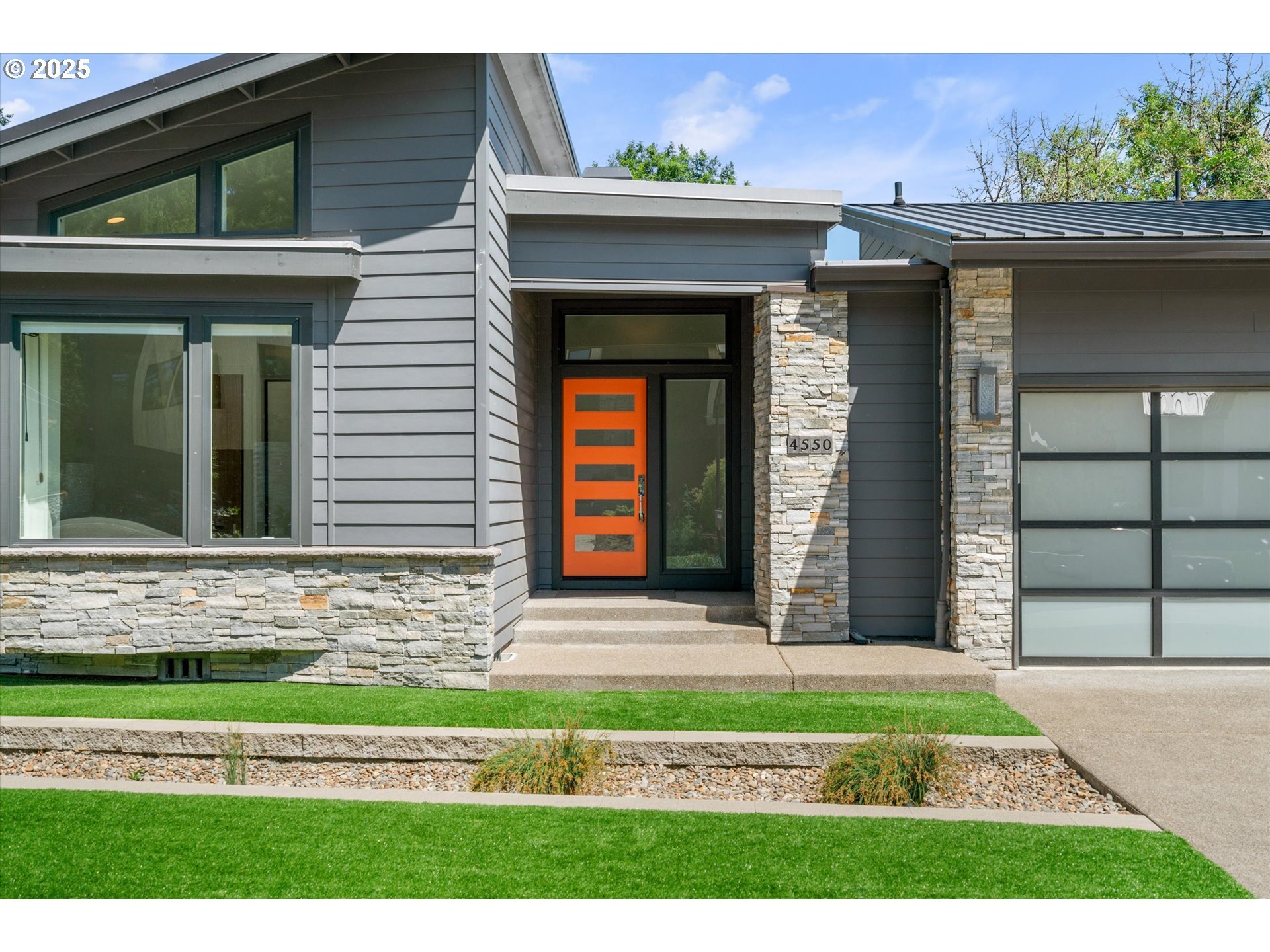 Property Photo: 4550 SW 59th Ave OR 97221