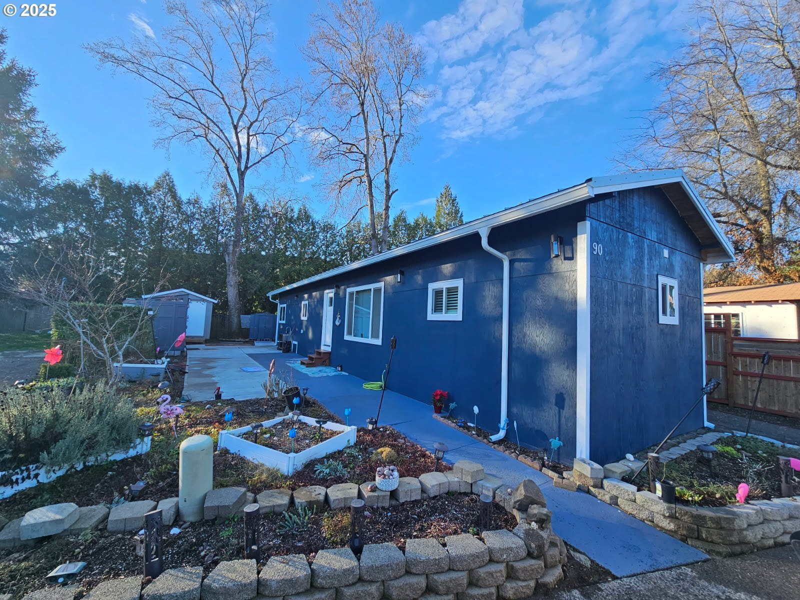 Property Photo: 10405 SW Denney Rd 90 OR 97008