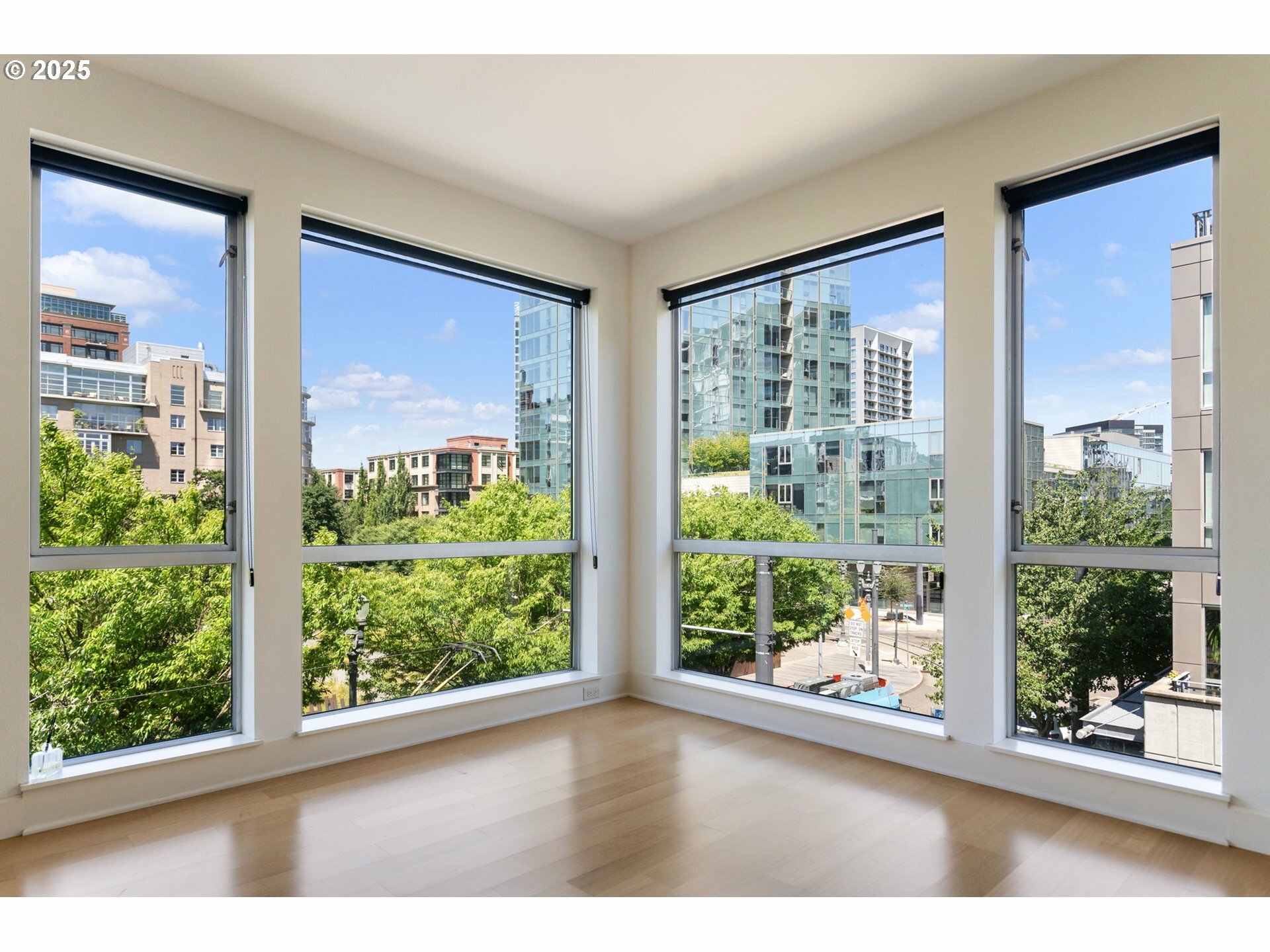 Property Photo: 1125 NW 9th Ave 302 OR 97209