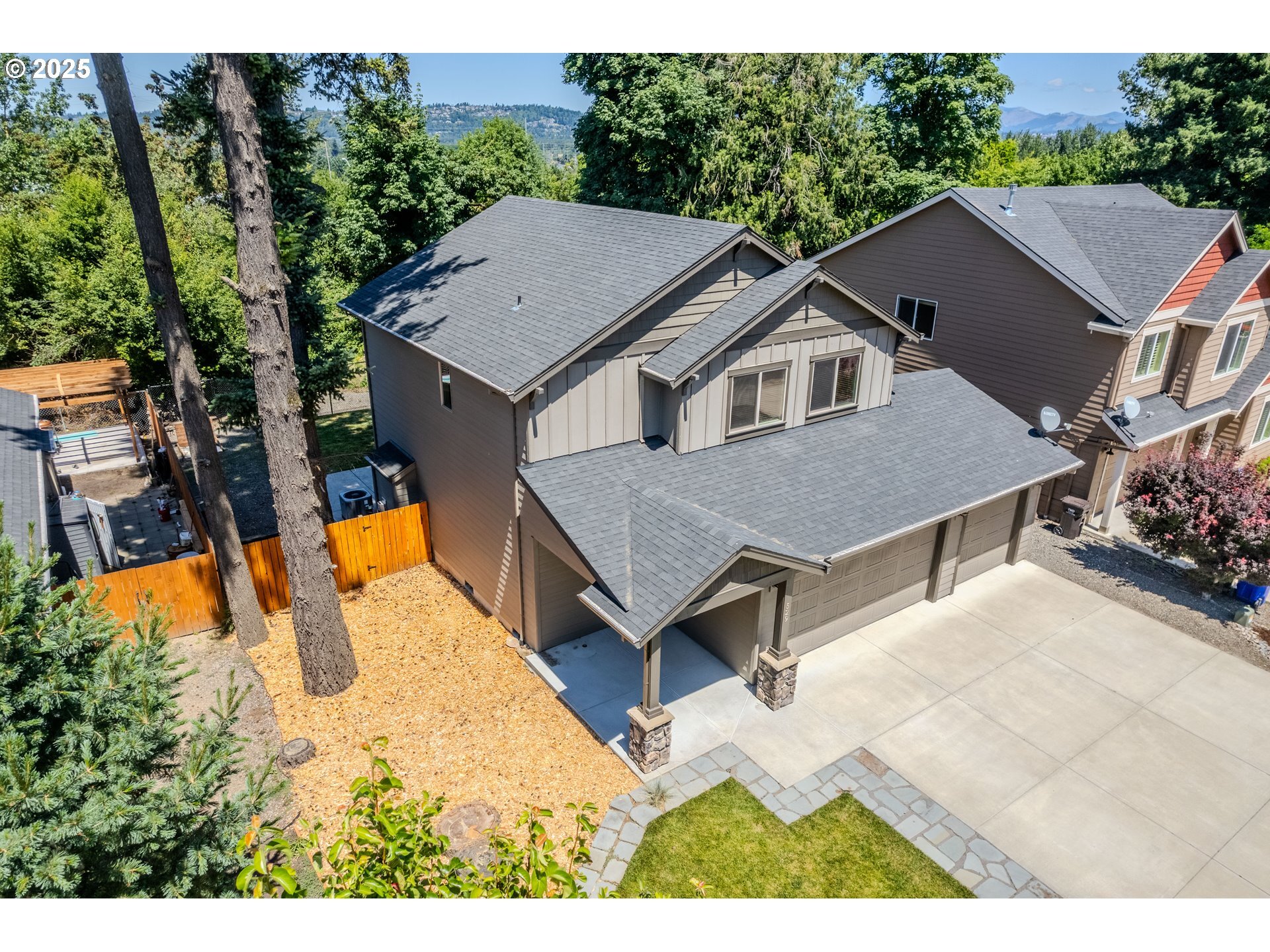 Property Photo: 529 Depot St OR 97024