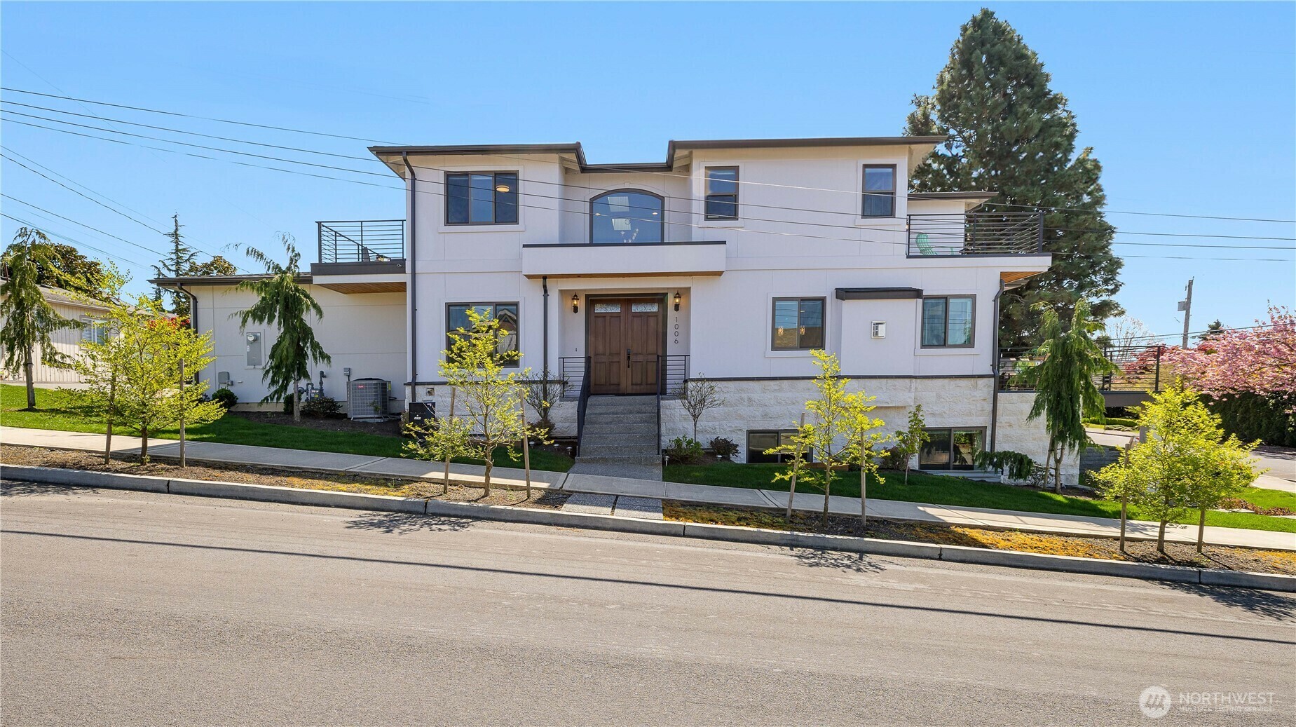 1006  4th Street W  Kirkland WA 98033 photo