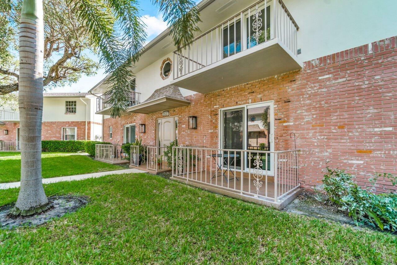 Property Photo:  2037 S Seacrest Boulevard B  FL 33435 