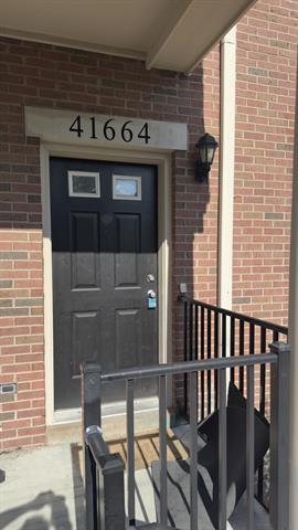 Property Photo:  41664 Tera Lane  MI 48375 