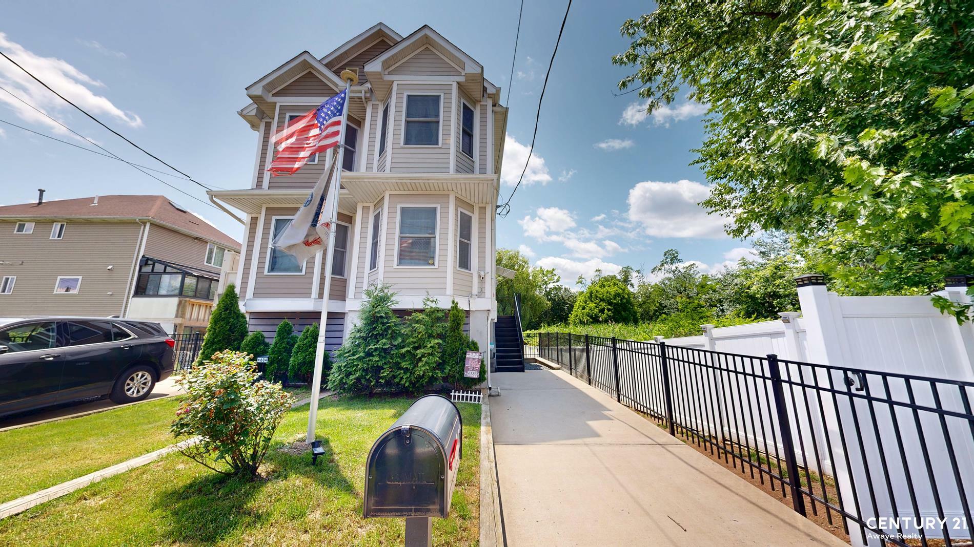 Property Photo: 602 Seaview Avenue NY 10305