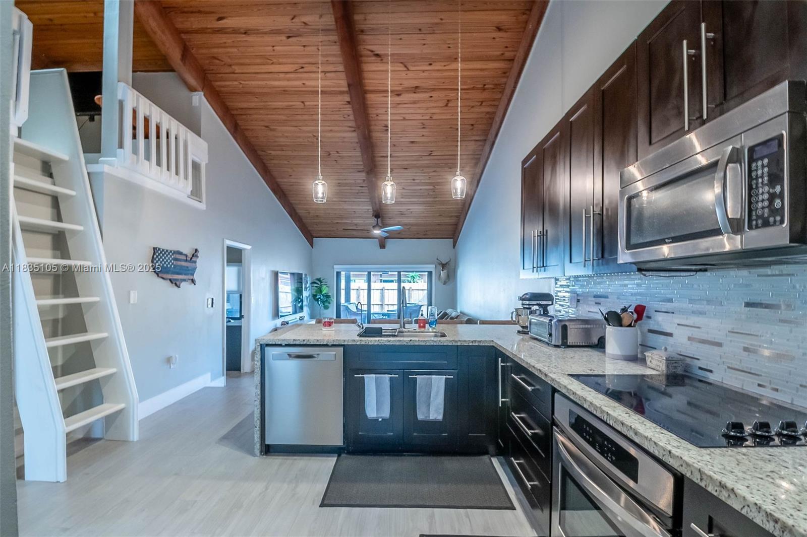 Property Photo: 10391 Jasmine Ct FL 33026