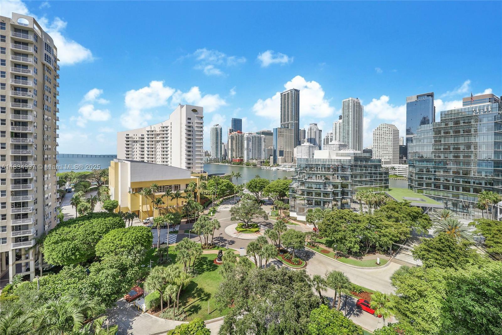 Property Photo: 520 Brickell Key Dr A1115 FL 33131