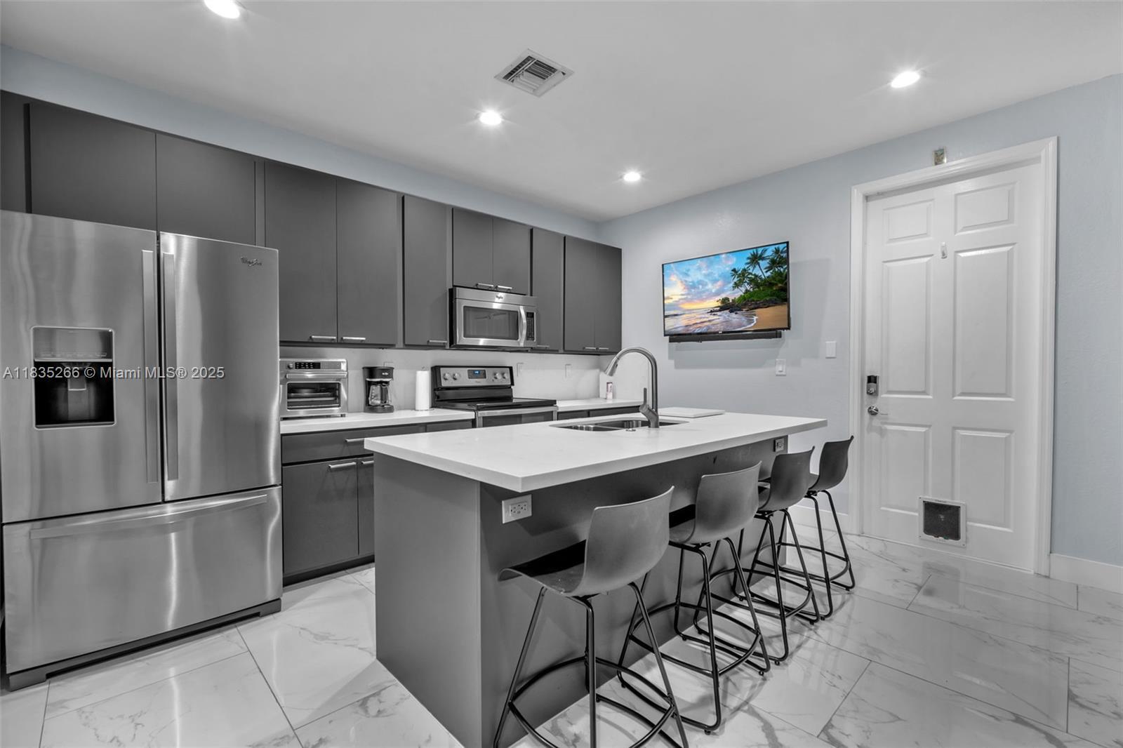 Property Photo: 14646 SW 13th St FL 33027