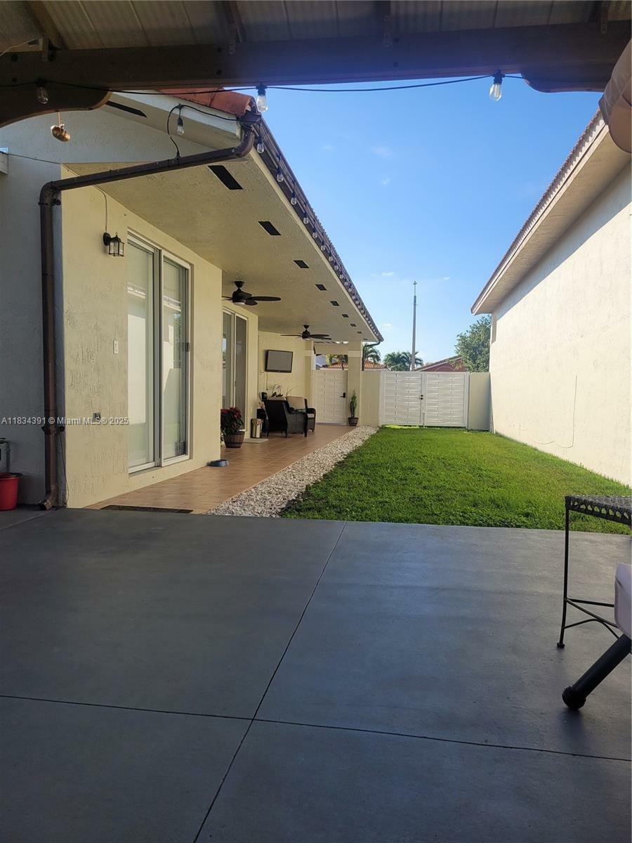 Property Photo: 16909 SW 141st Ct FL 33177
