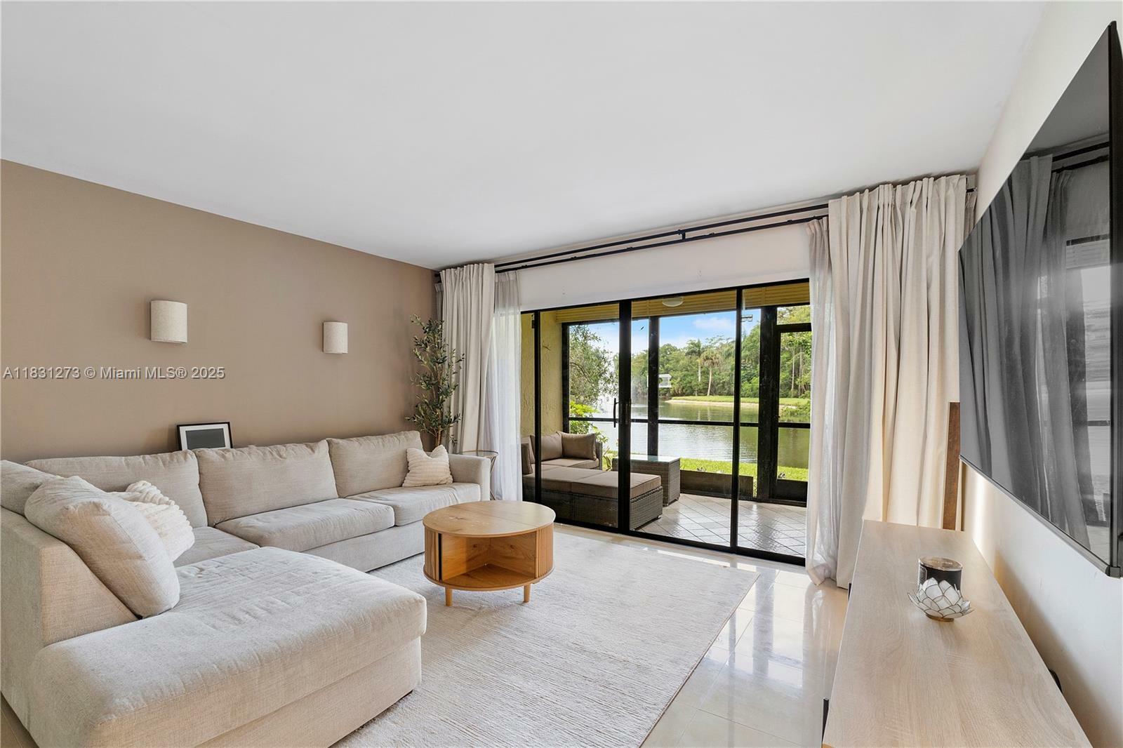 Property Photo: 1706 Hammock Blvd 110 FL 33063