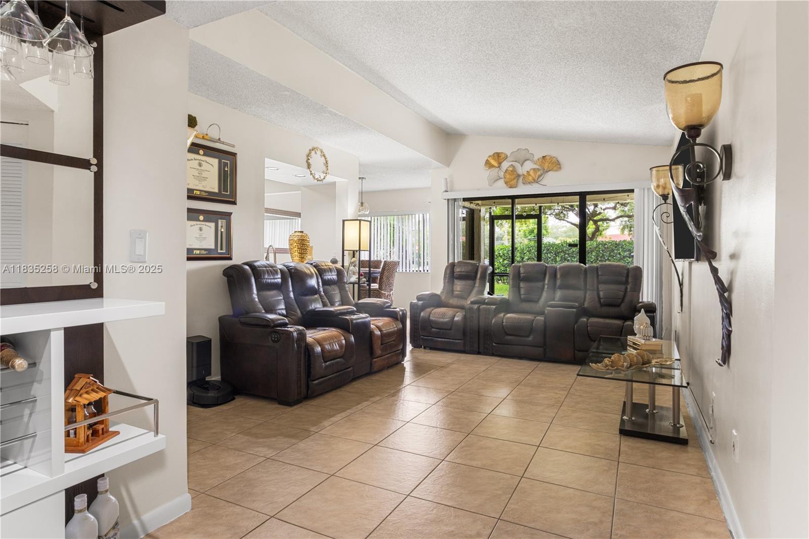 Property Photo: 8125 NW 17th Mnr FL 33322