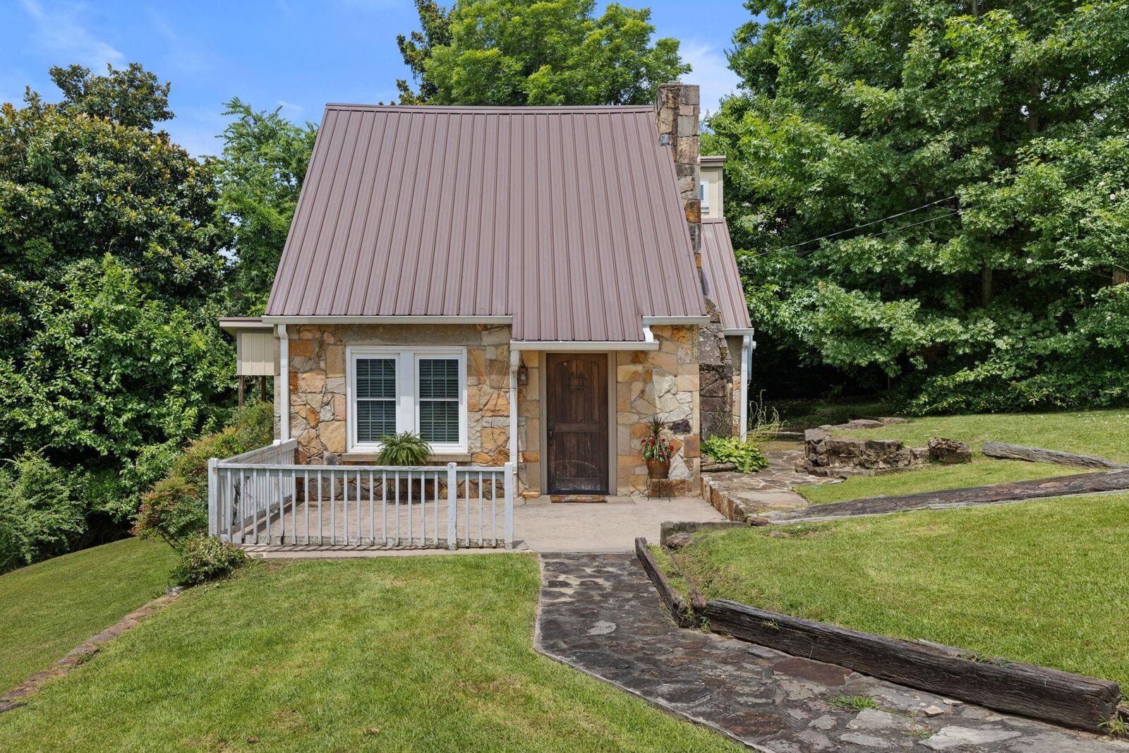 Property Photo:  411 6th Ave SE  AL 35055 - CULLMAN 