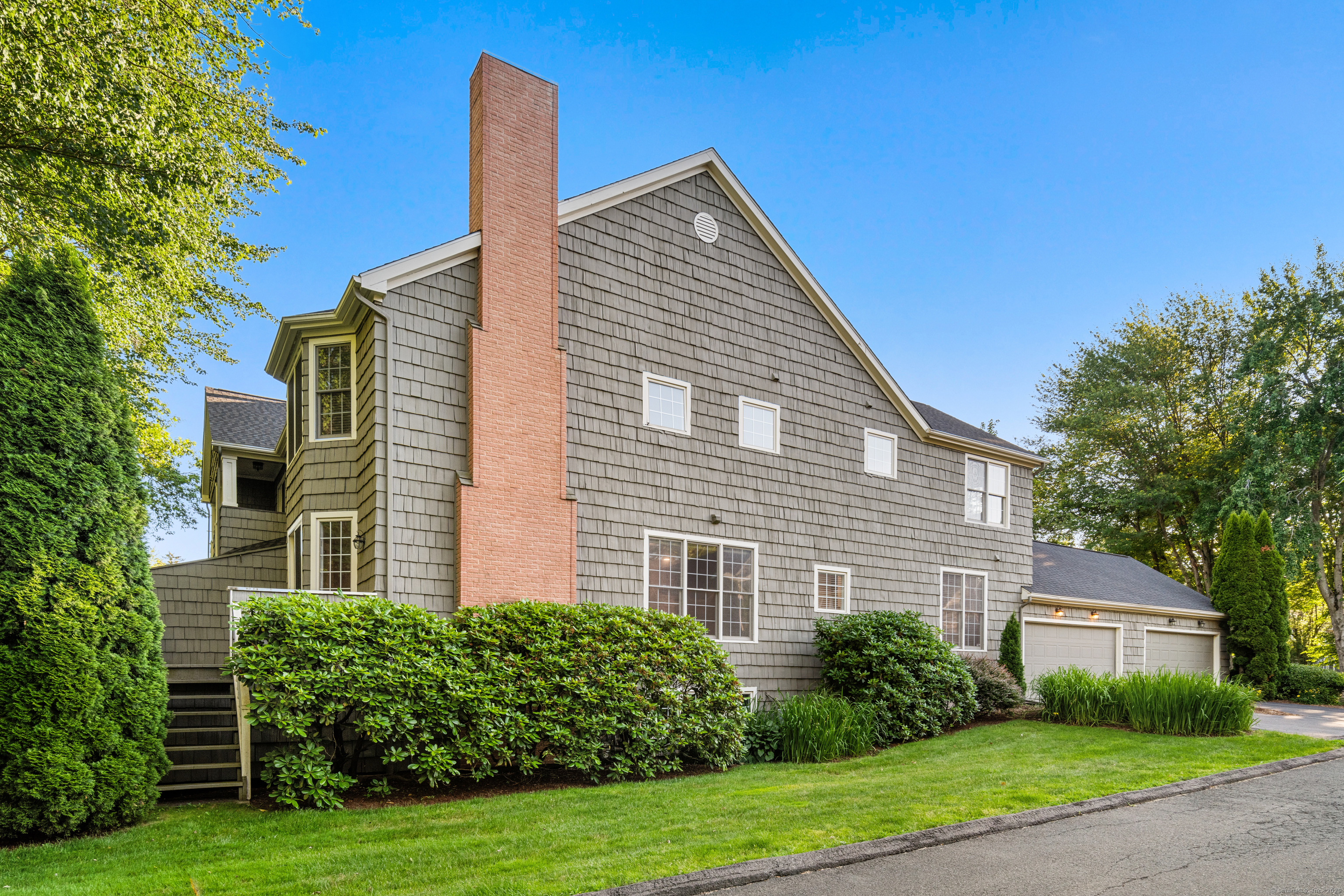 Property Photo: 10 Harwich Lane 10 CT 06117