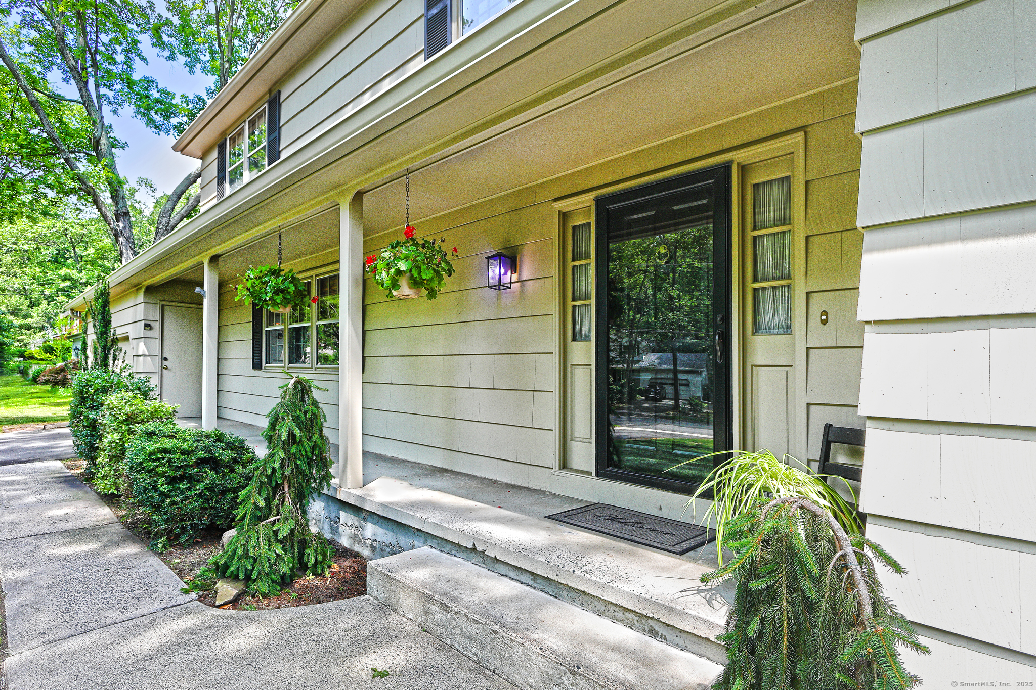 Property Photo: 55 Gate Way CT 06518
