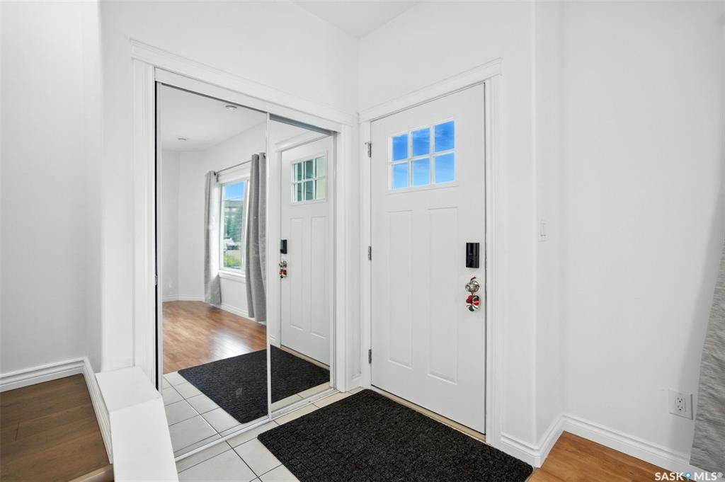 Property Photo: 212 Willis Crescent 206 SK S7T 0R6