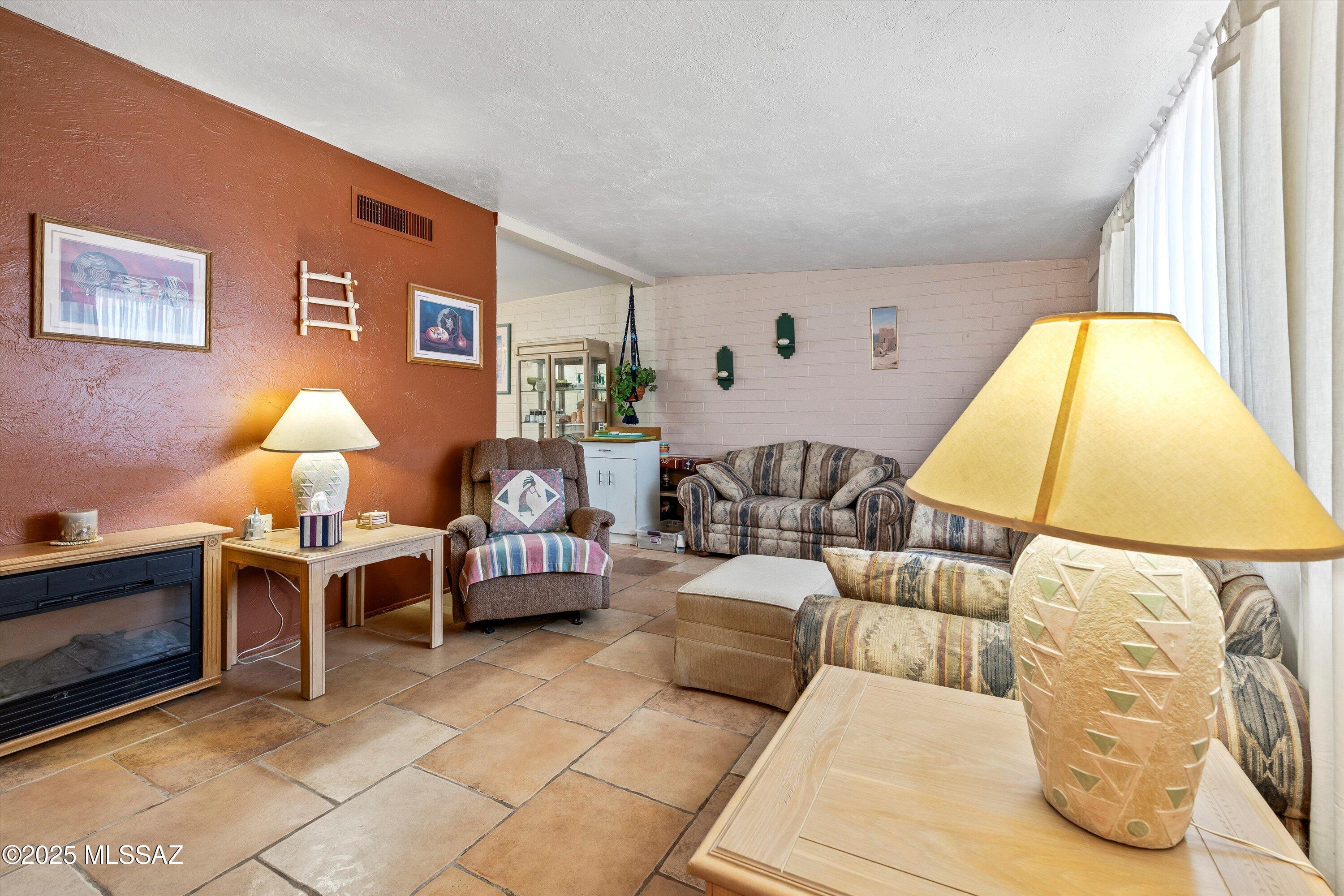 Property Photo: 4923 S Cherry Avenue AZ 85706