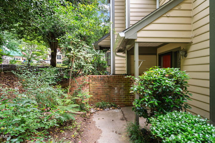 403 Broad Leaf Circle  Raleigh NC 27613 photo