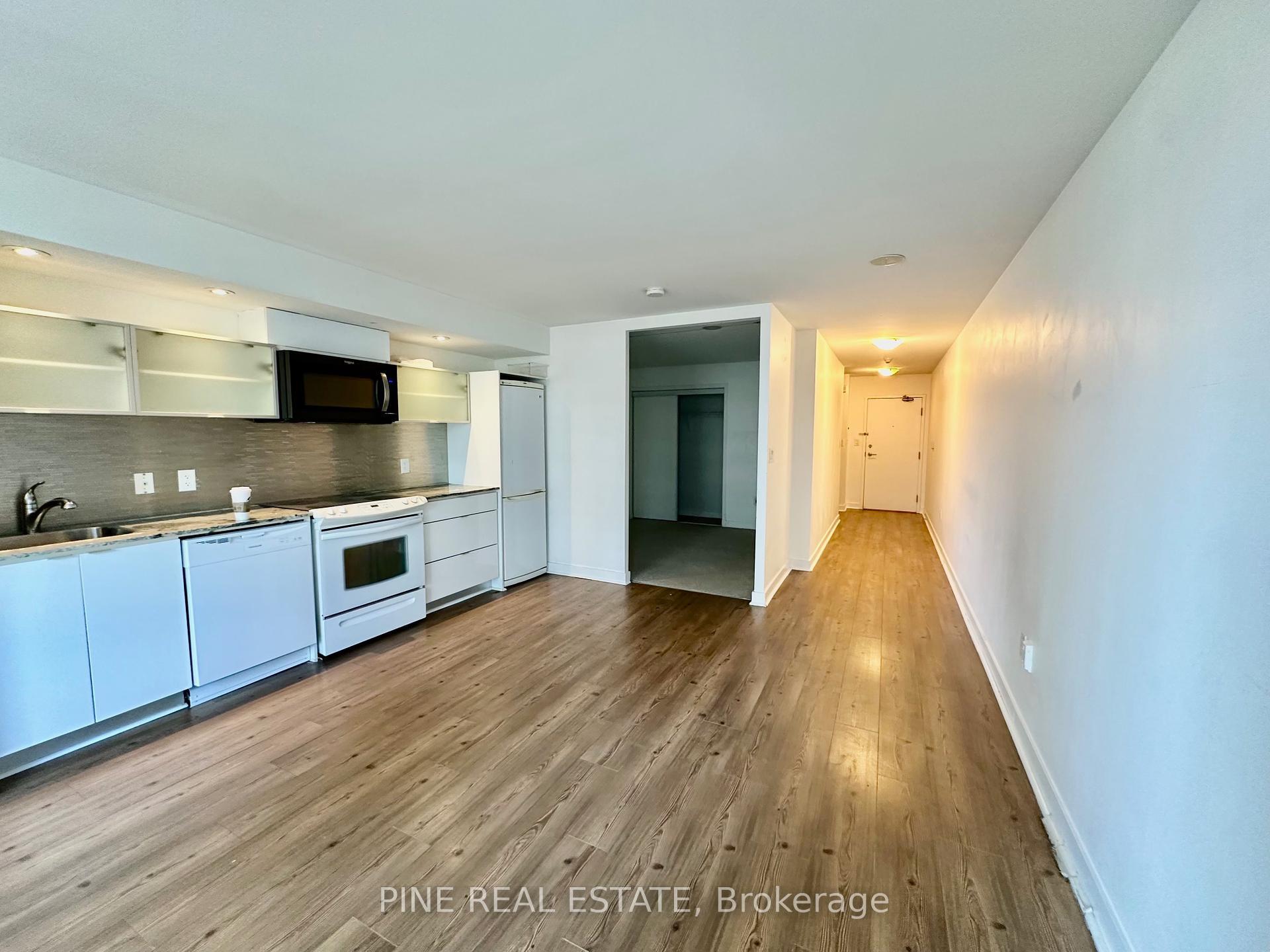 Property Photo: 4K Spadina Avenue 1216 ON M5V 3Y9