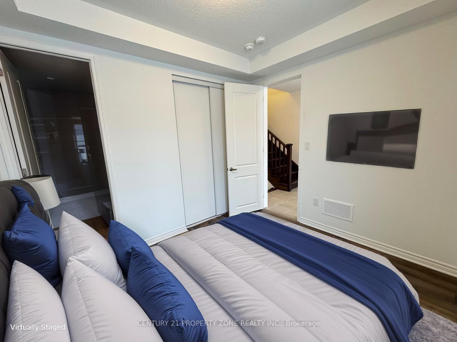 Property Photo: 30 Bellasera Way ON L7C 1Z9