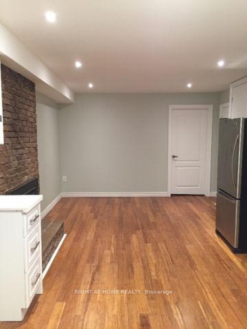 Property Photo: 1088 Pearson Drive ON L6H 2A8