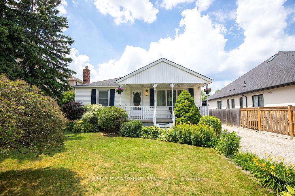 Property Photo: 235 Upper Mount Albion Road ON L8J 1V1